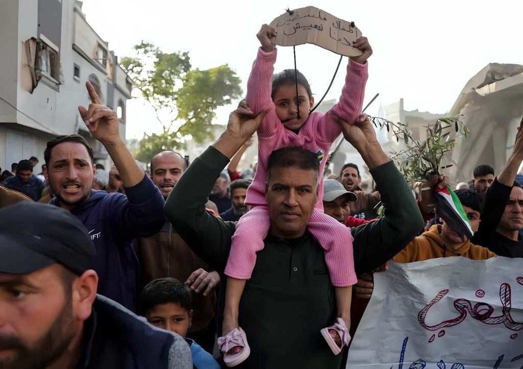 Proteste contro Hamas a Gaza: cittadini chiedono la fine del conflitto e l’uscita del gruppo dall’arena politica