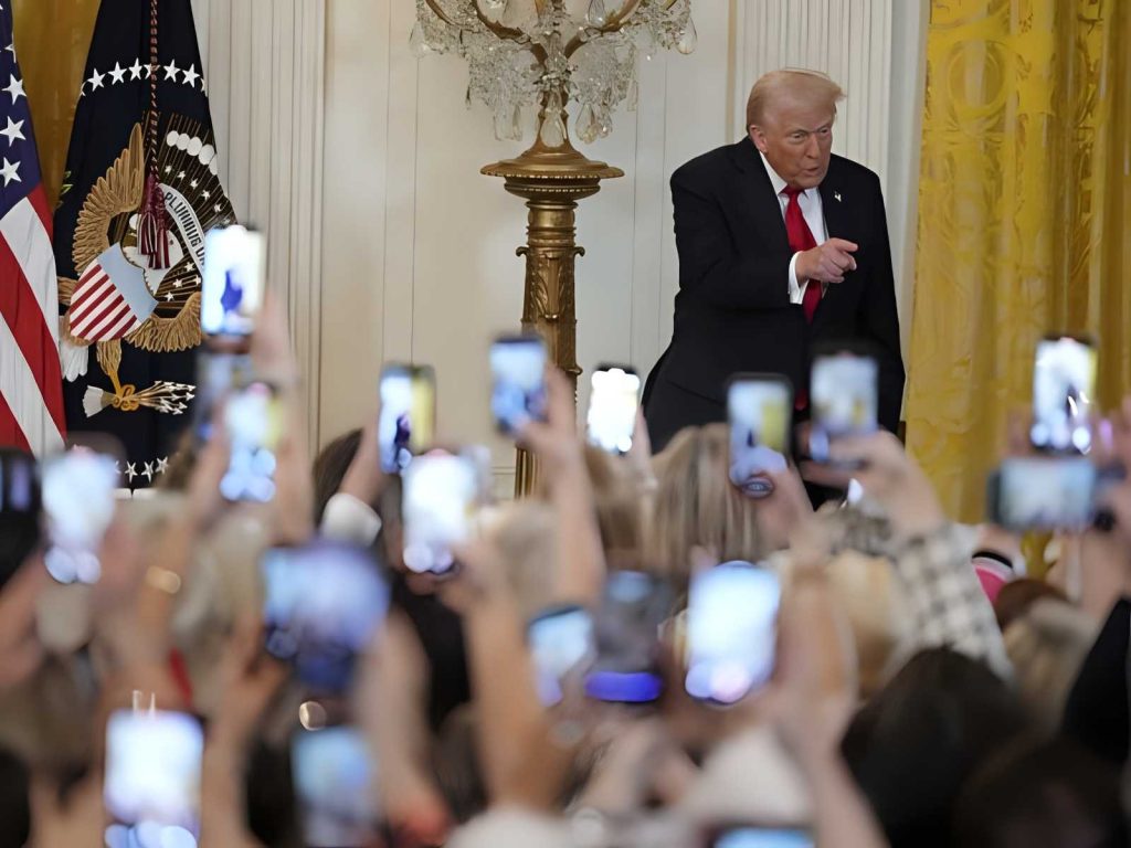 Trump rilancia annessione della Groenlandia: Proteste e visita ridotta del vicepresidente Vance