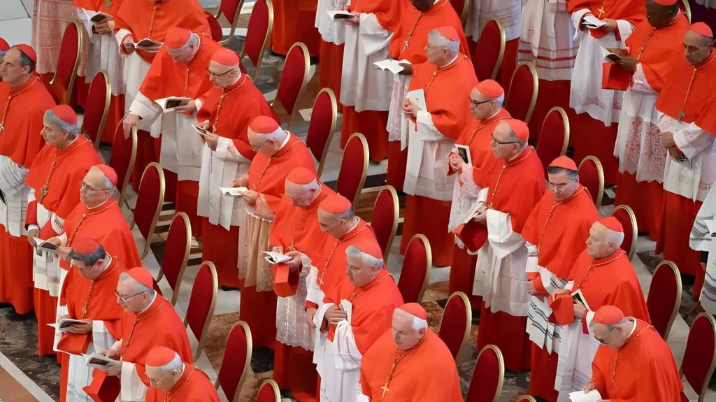 Conclave al via il 7 maggio: i cardinali pronti a eleggere il successore di Papa Francesco