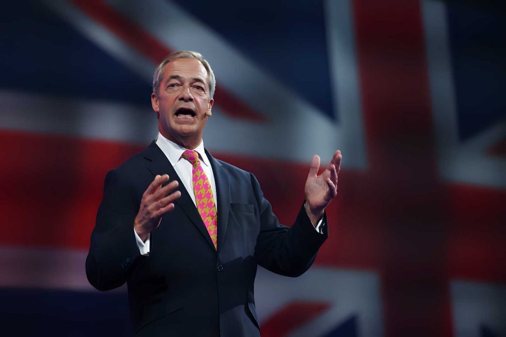 Reform UK pronto a sfidare i giganti: Farage punta a conquistare potere locale in Inghilterra