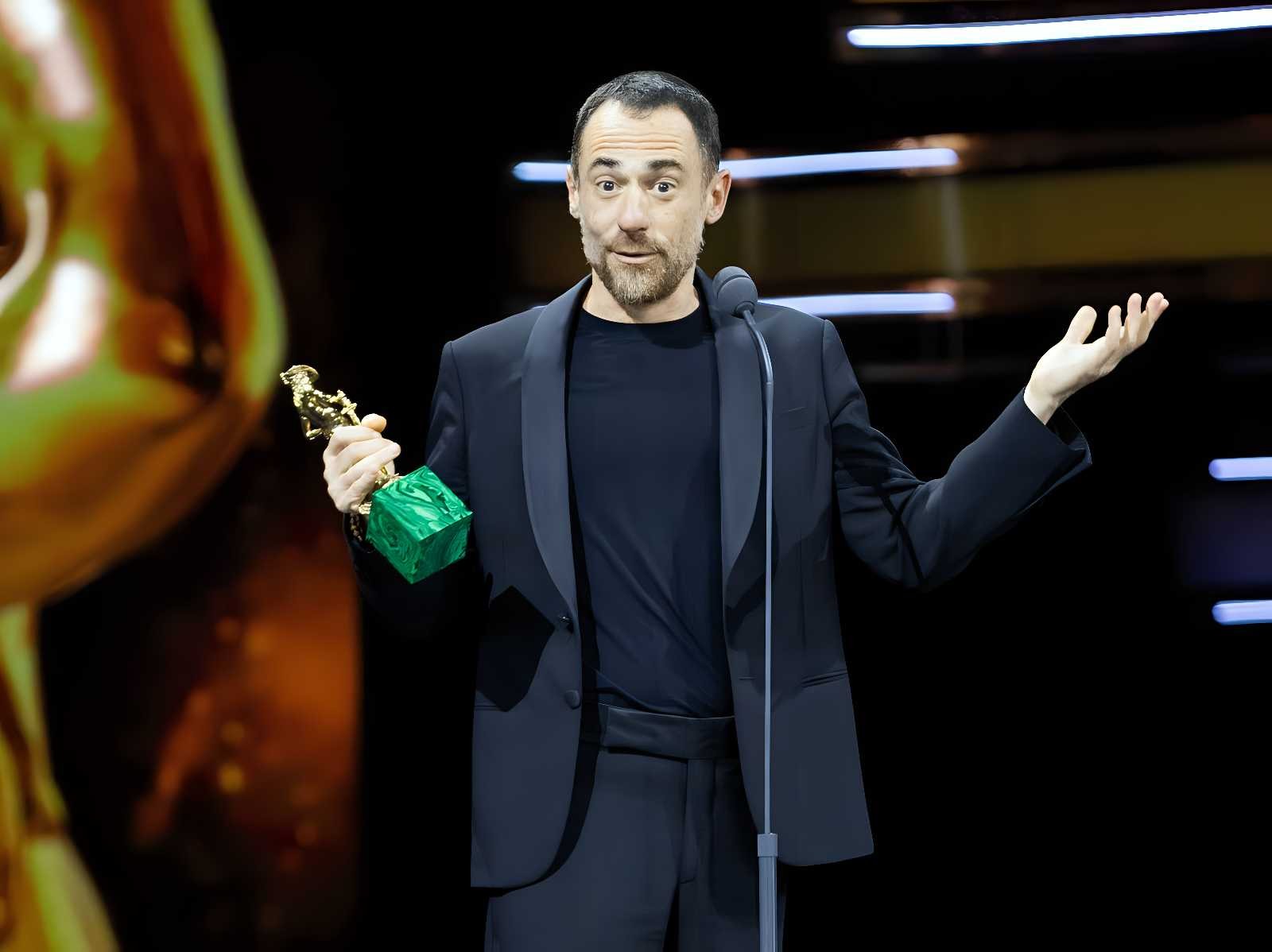 Elio Germano ai David di Donatello 2025: un discorso di impegno e umanità