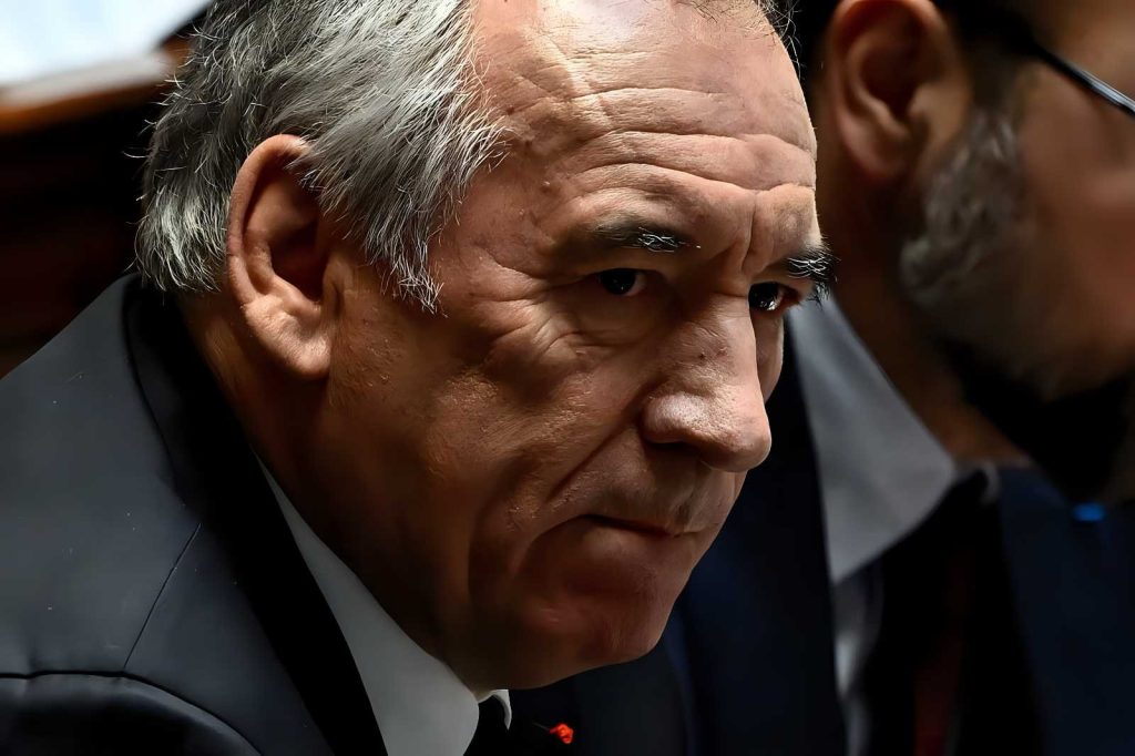 François Bayrou davanti a interrogatorio cruciale: accuse di scandalo scuotono il governo francese