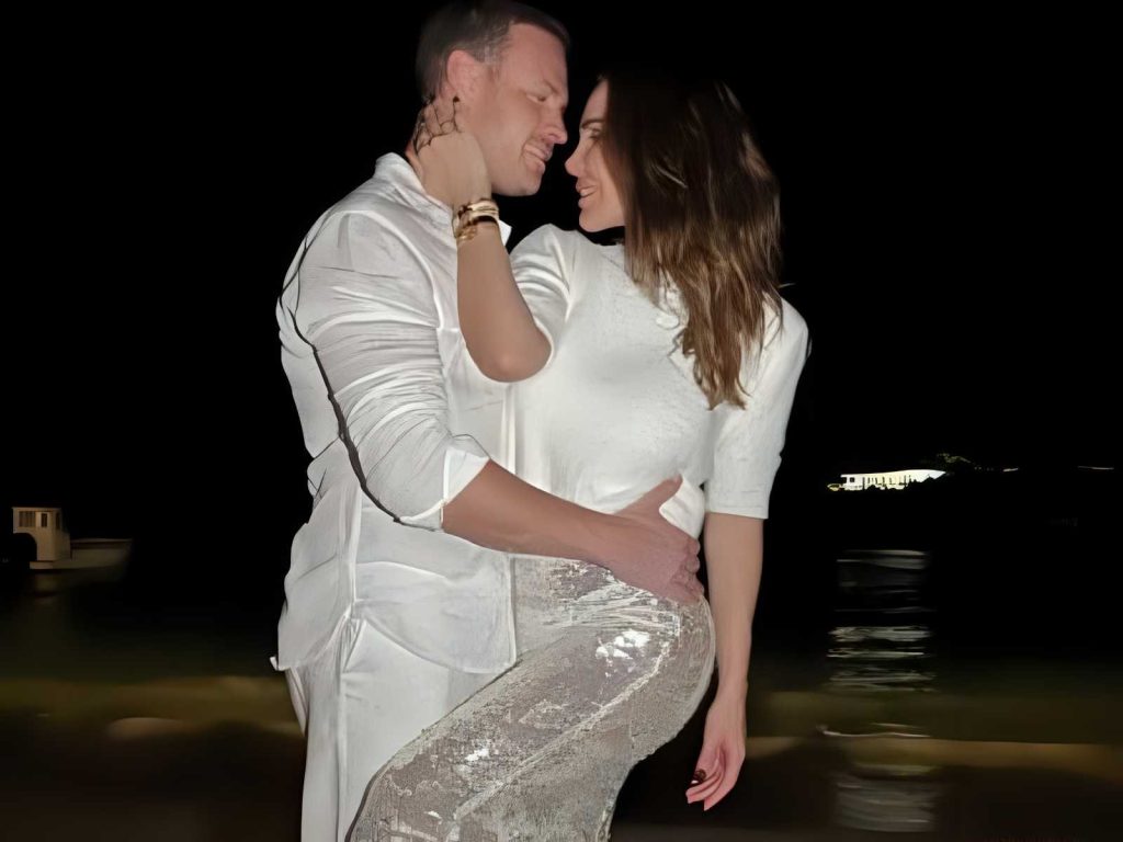 Proposta di matrimonio per Ilary Blasi: Bastian Muller si inginocchia sul lago di Como secondo «Chi»