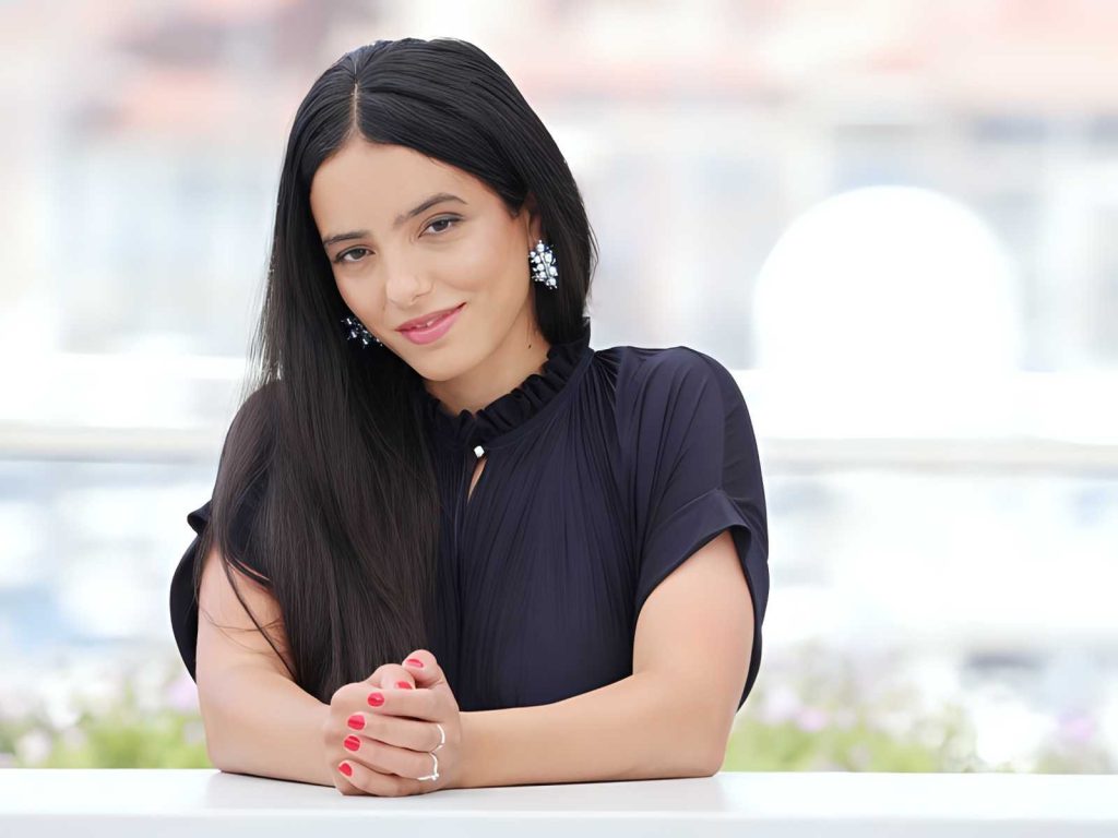 Hafsia Herzi al Festival di Cannes: dall’infanzia difficile alla ribalta del cinema con La Petite Dernière