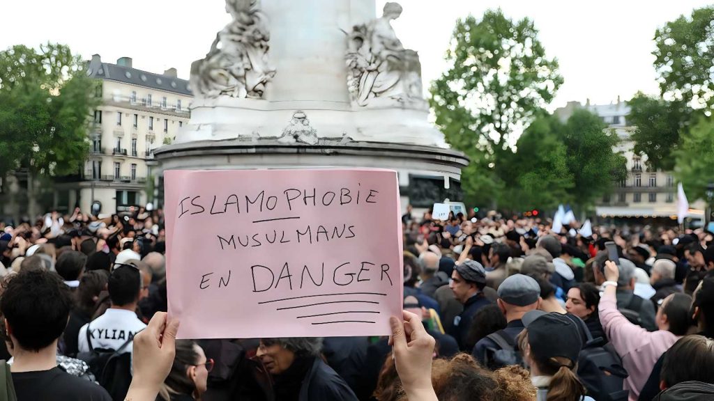 Francia e Fratellanza Musulmana: rapport allarma su infiltrazioni nelle istituzioni UE