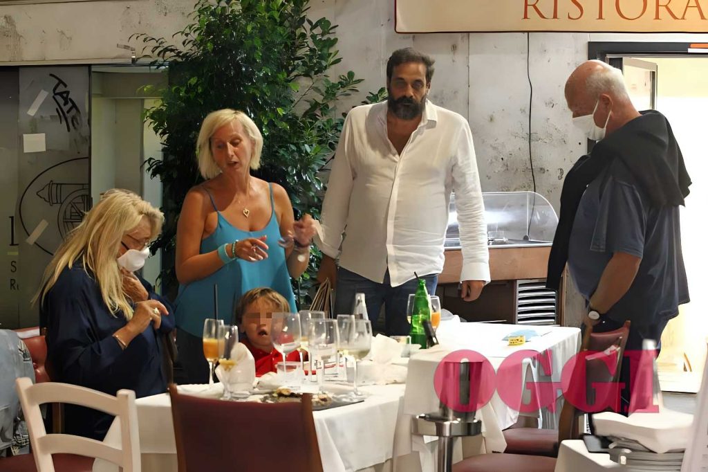 Mara Venier festeggia il compleanno del nipote Claudio, ma l’assenza del marito preoccupa i fan