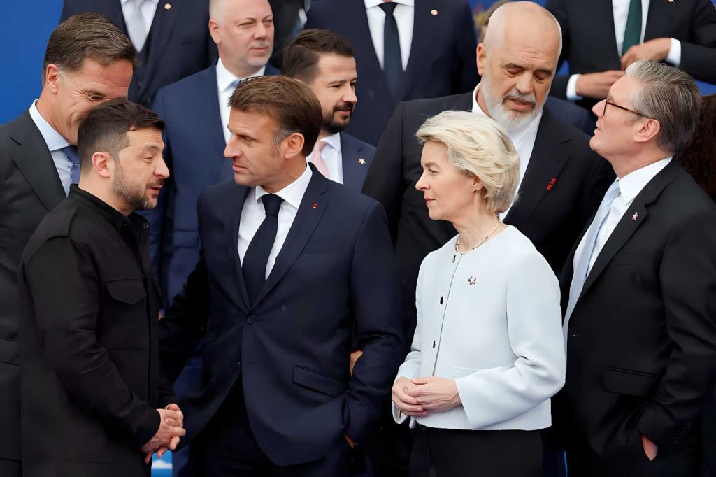 Ue annuncia nuove sanzioni contro la Russia: colpite energia e finanza di Mosca
