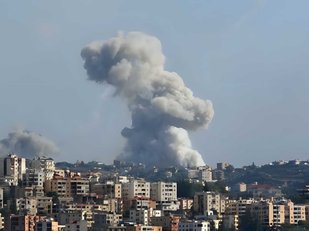 L’attacco di Israele in Iran: la strategia metodo Beirut e la minaccia a Khamenei