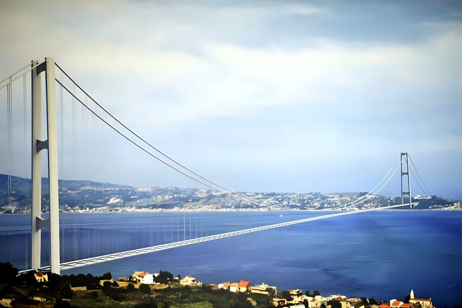 Ok al progetto del Ponte sullo Stretto: scontro tra ambientalisti e governo Meloni-Salvini